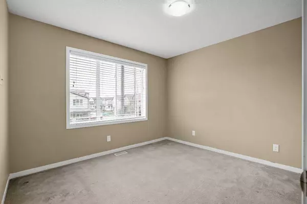 Calgary, AB T2Z 5B9,28 Copperpond Rise SE