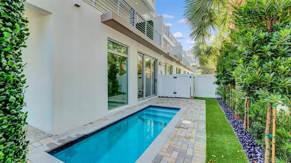 5 SE 11th Ave #5, Fort Lauderdale, FL 33301