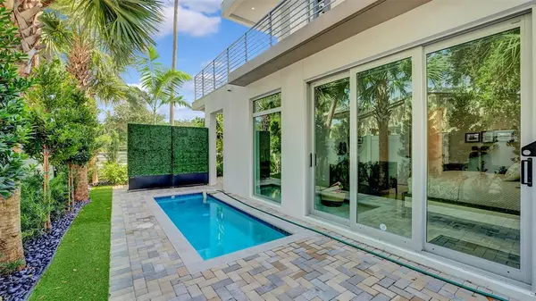 Fort Lauderdale, FL 33301,5 SE 11th Ave #5