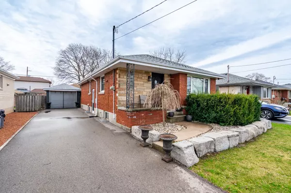 Hamilton, ON L8T 3G6,19 East 44th ST