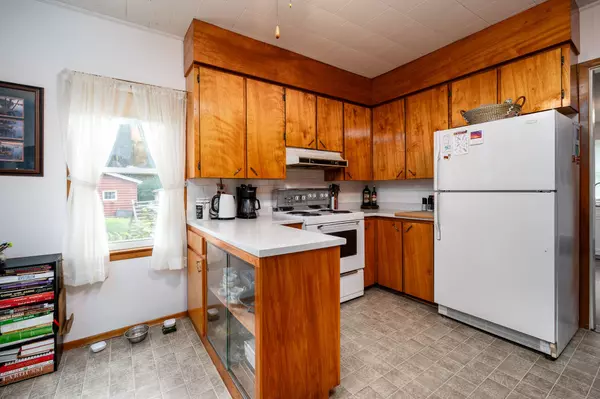 Madoc, ON K0K 2K0,41 Dingman ST