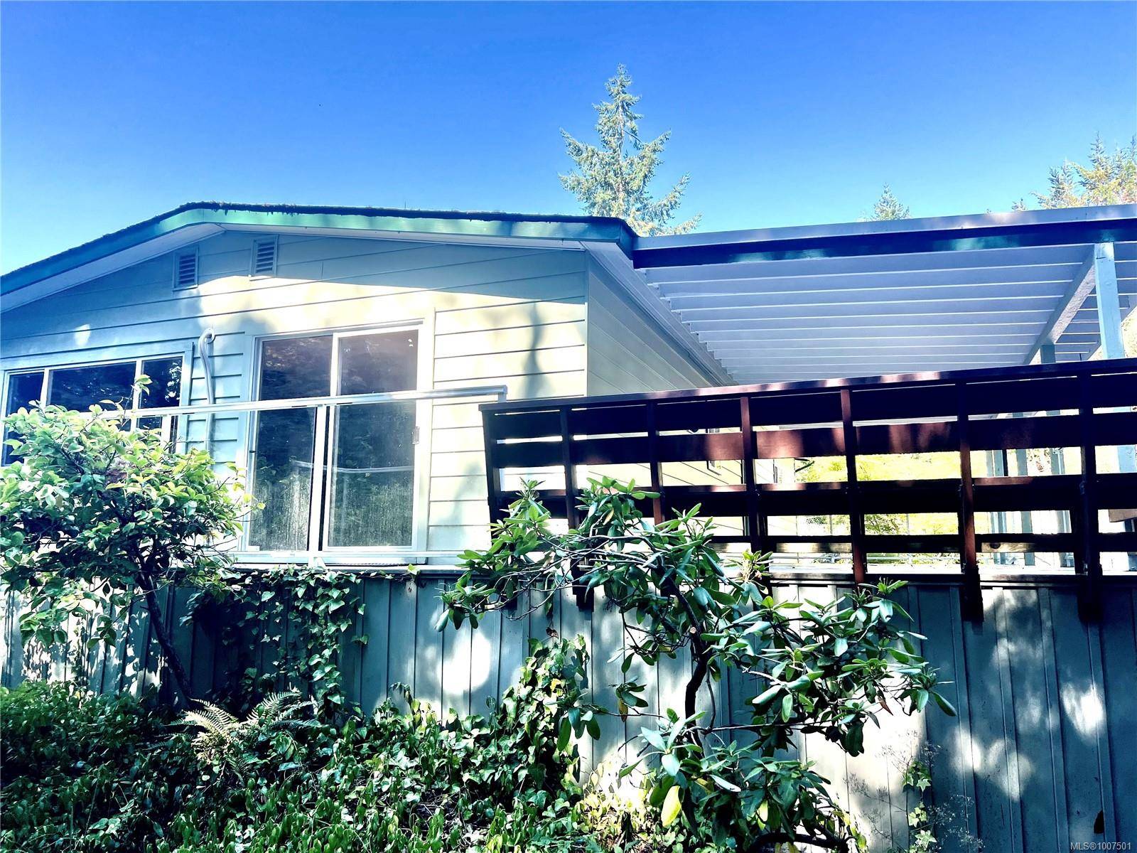 7056 Aulds Rd, Lantzville, BC V0R 2H0