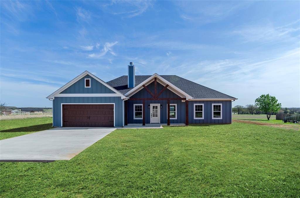 316 Clubview Drive, Bowie, TX 76230