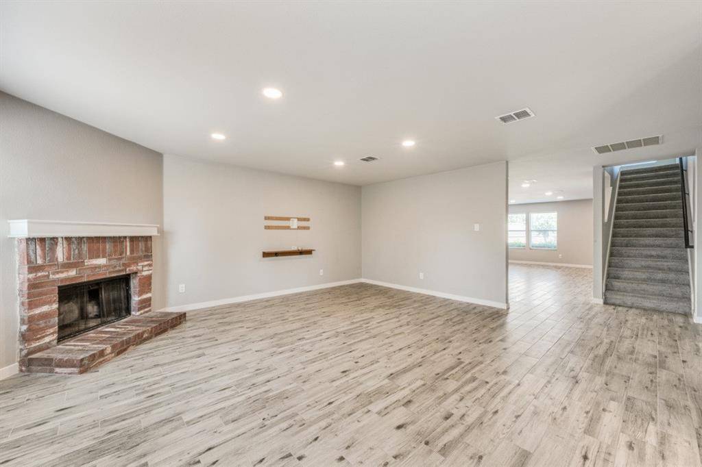 Denton, TX 76210,1212 Golden Sand Drive