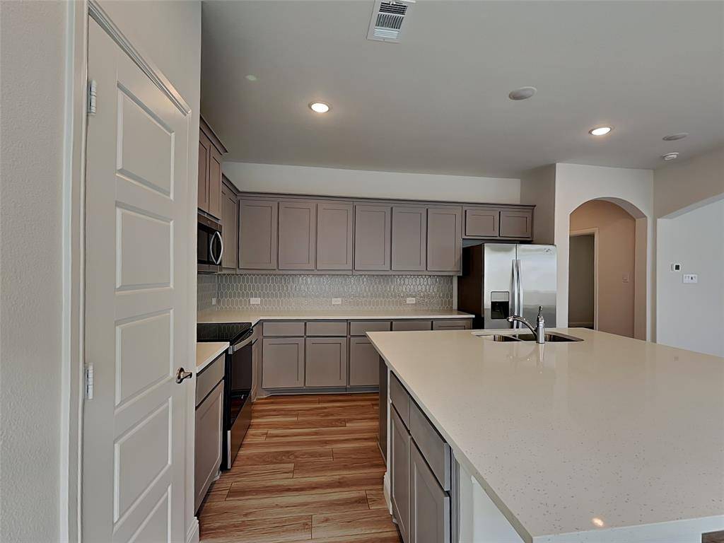 Aubrey, TX 76227,925 King Street