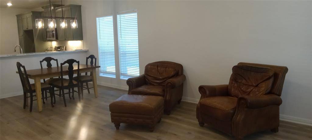 Lacy Lakeview, TX 76705,1019 Hooks Avenue