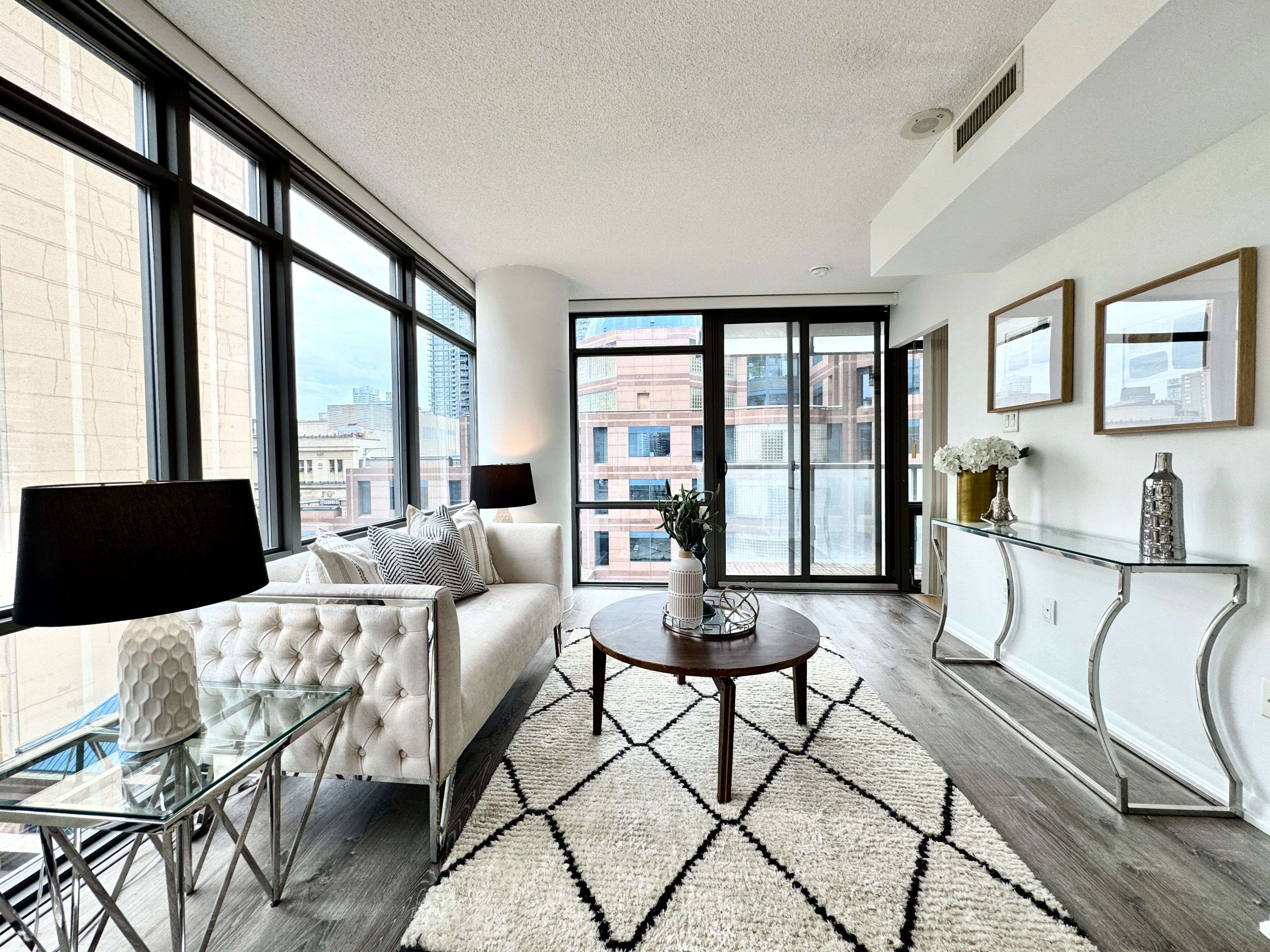 38 Grenville ST #1107, Toronto C01, ON M4Y 1A5