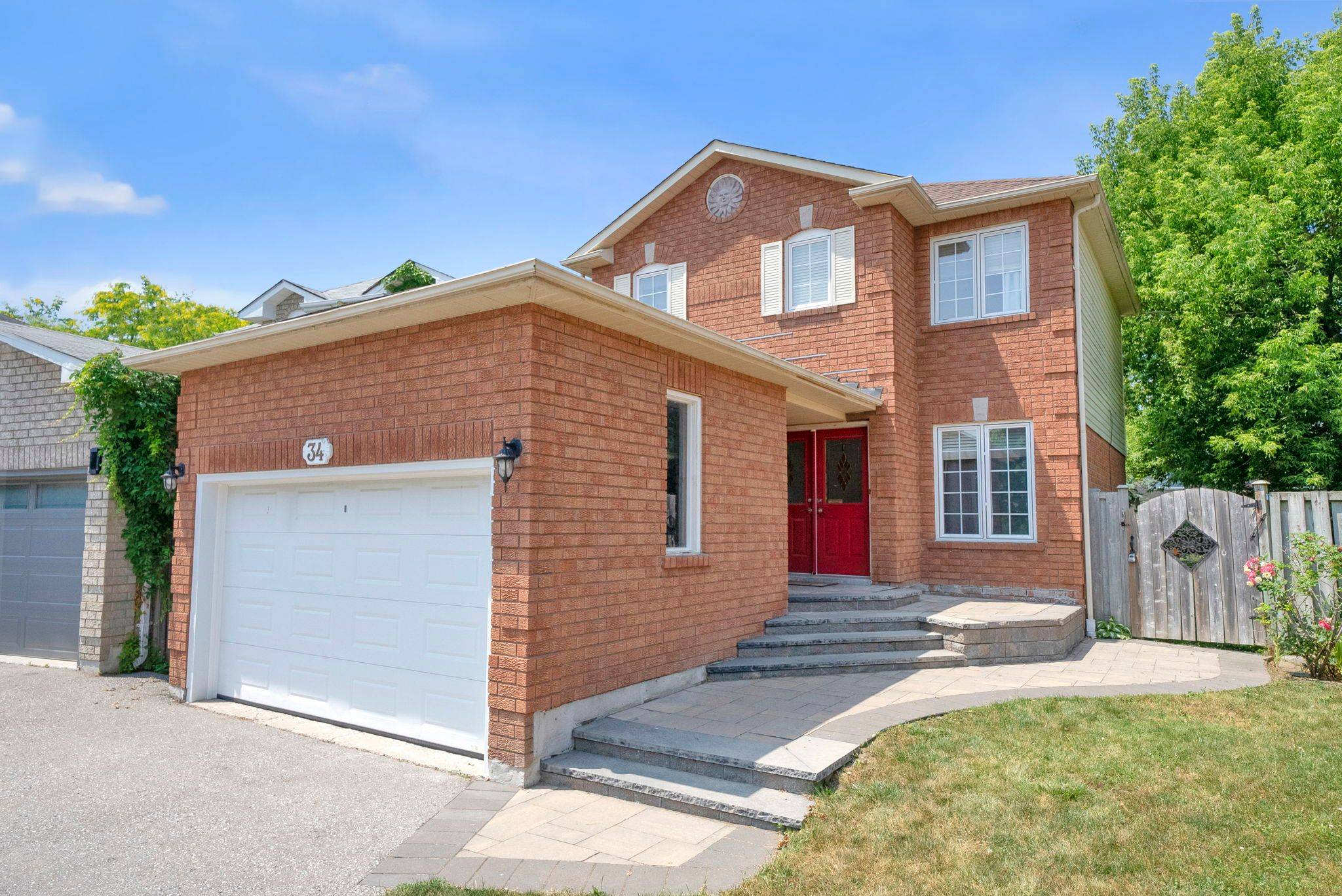Clarington, ON L1C 4X9,34 Hogan CRES