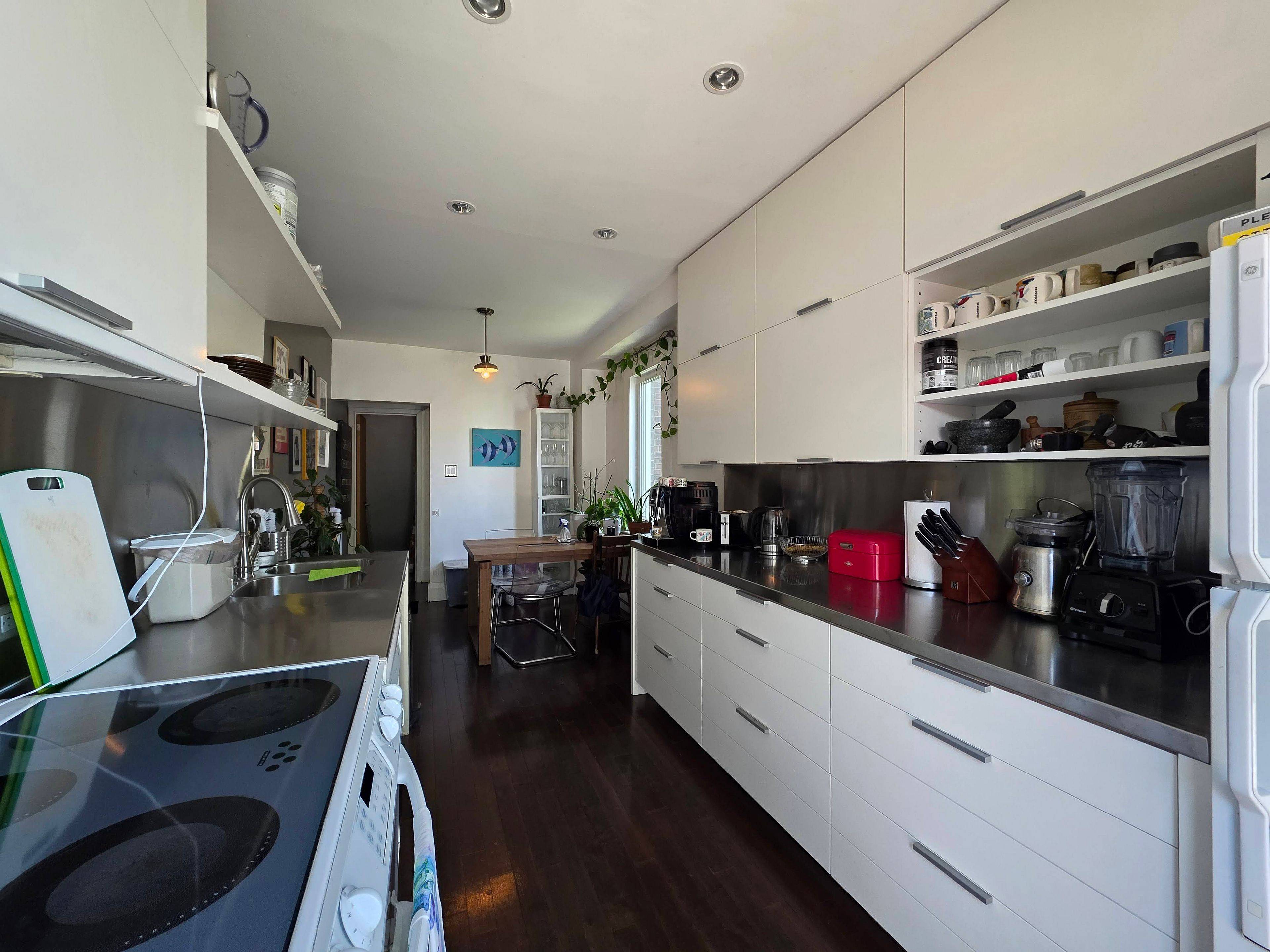 Toronto E03, ON M4J 1T8,76 Milverton BLVD
