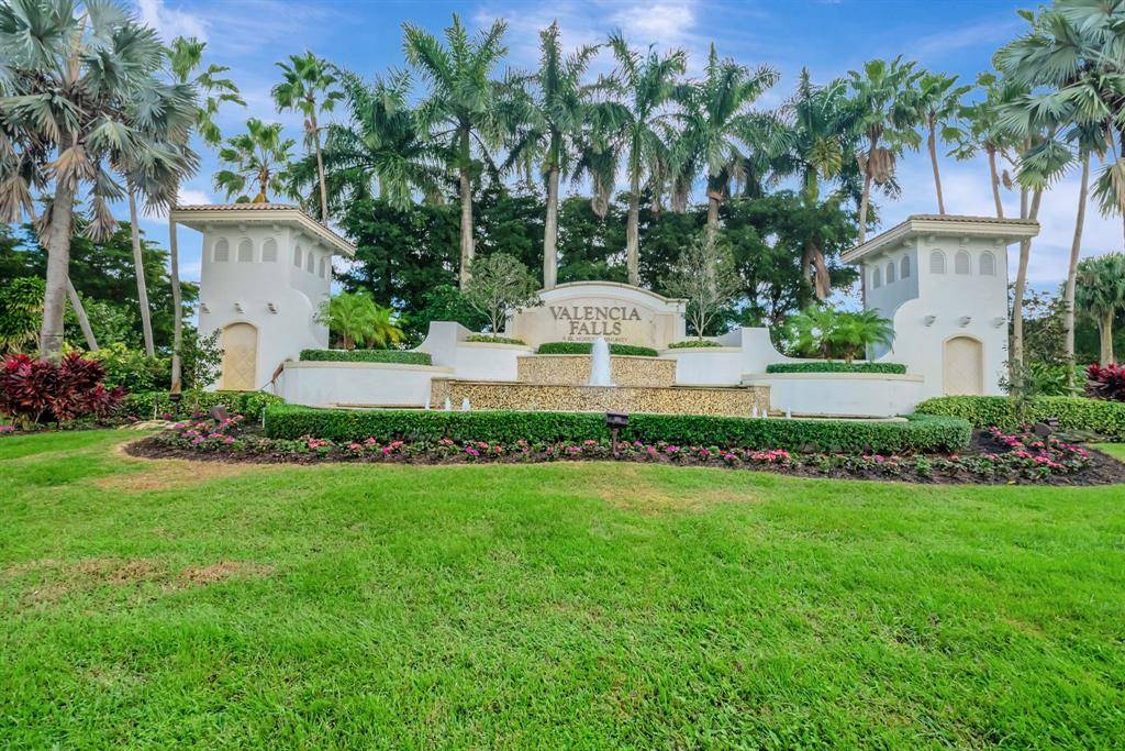 7113 Francisco Bend Dr, Delray Beach, FL 33446