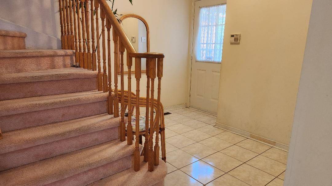 Markham, ON L3S 3Y6,85 Sophia RD