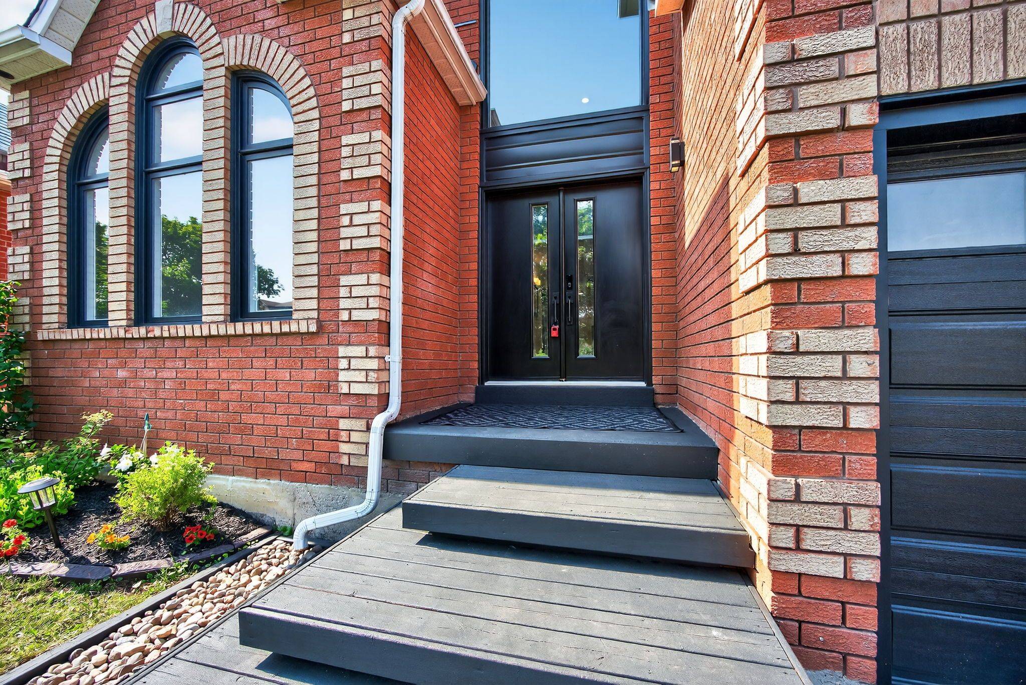 Barrie, ON L4N 7H4,20 PECK ST