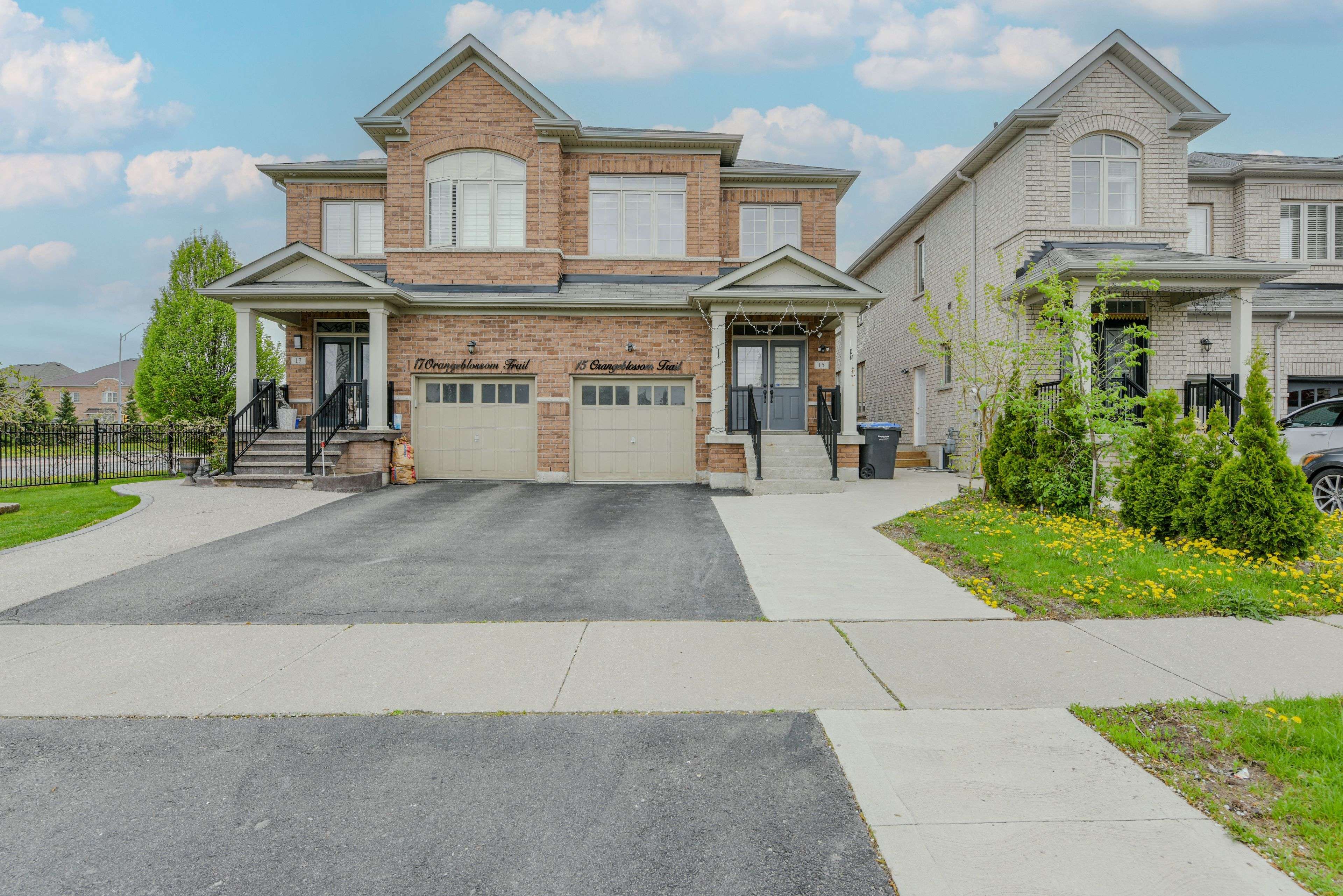 Brampton, ON L6X 3B4,15 Orangeblossom TRL
