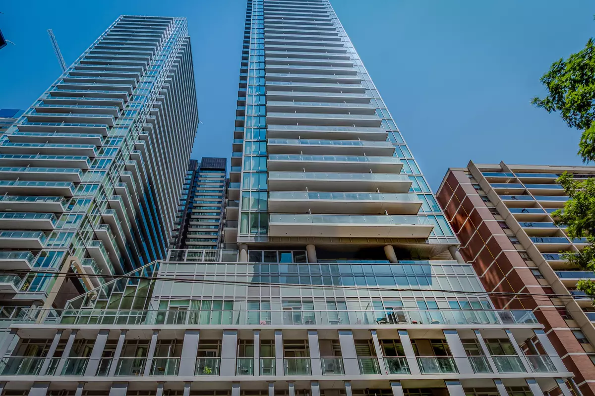 Toronto C10, ON M4P 0E4,195 Redpath AVE #712