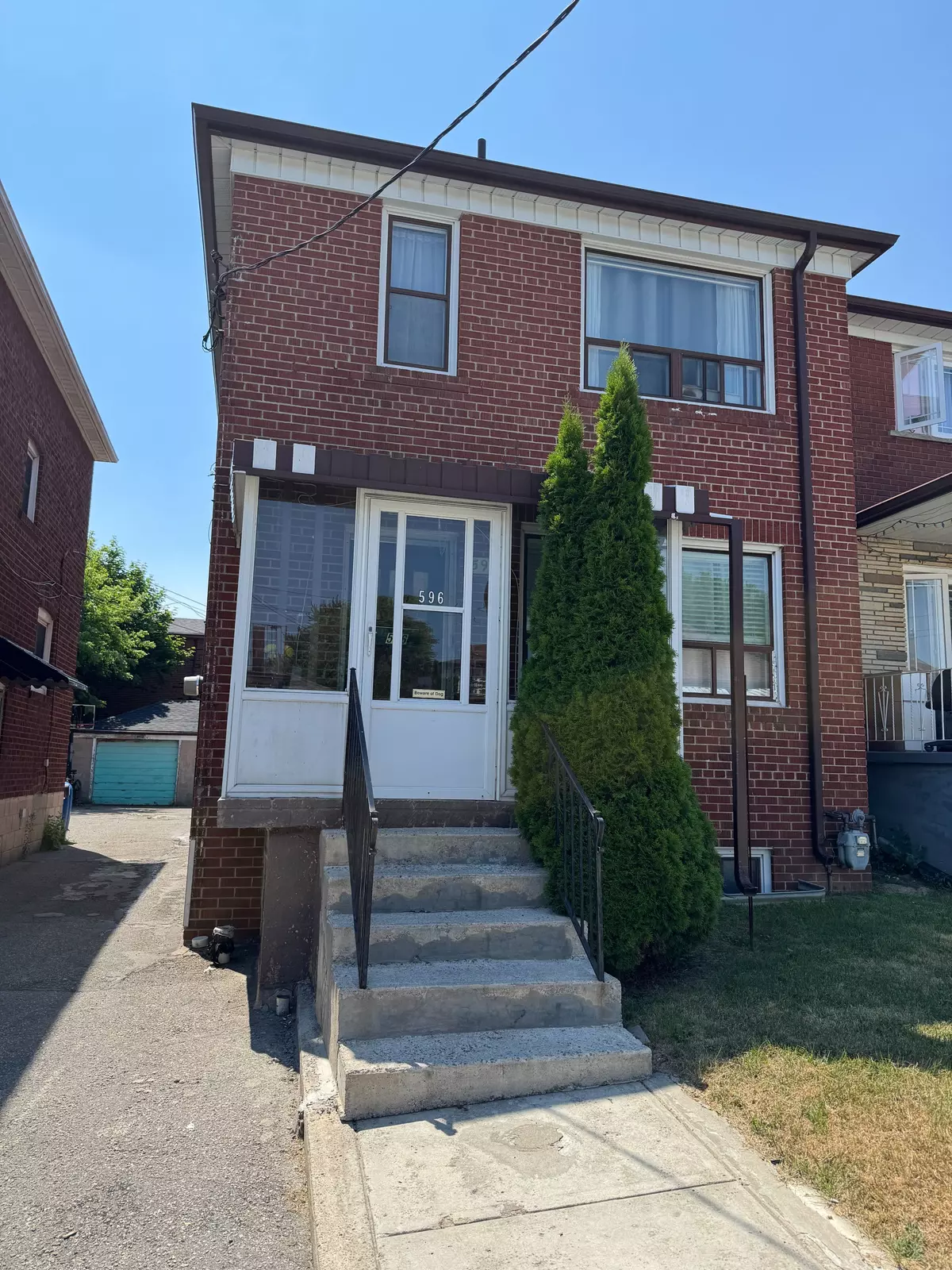 Toronto C03, ON M6C 3V4,596 Winona DR #Lower