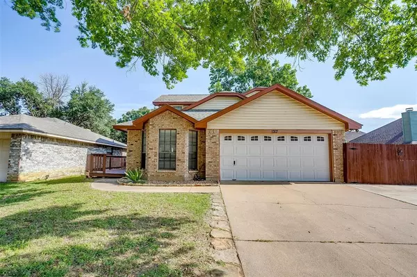 1217 Eagle Lake Drive, Azle, TX 76020