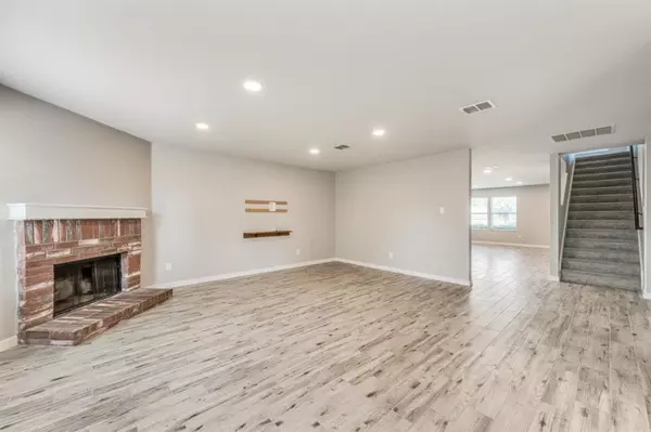 Denton, TX 76210,1212 Golden Sand Drive
