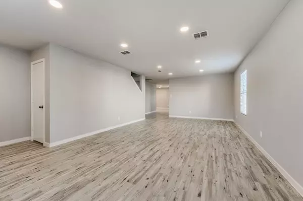 Denton, TX 76210,1212 Golden Sand Drive