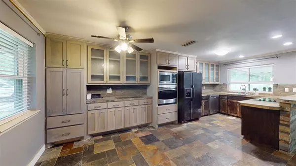 Waxahachie, TX 75165,113 E Avenue C