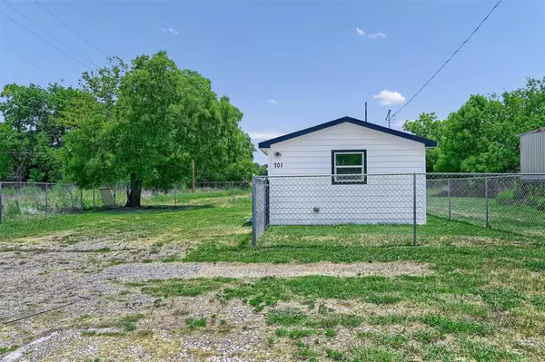 Howe, TX 75459,701 S Denny Street