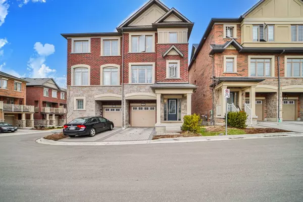 4 Healthcote LN, Ajax, ON L1Z 0V2