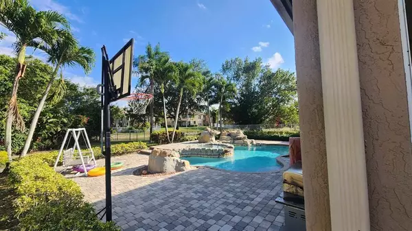 Coral Springs, FL 33067,5896 NW 56th Dr