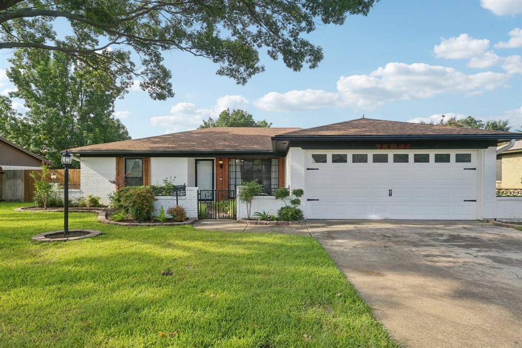 8432 Glenann Drive, North Richland Hills, TX 76182