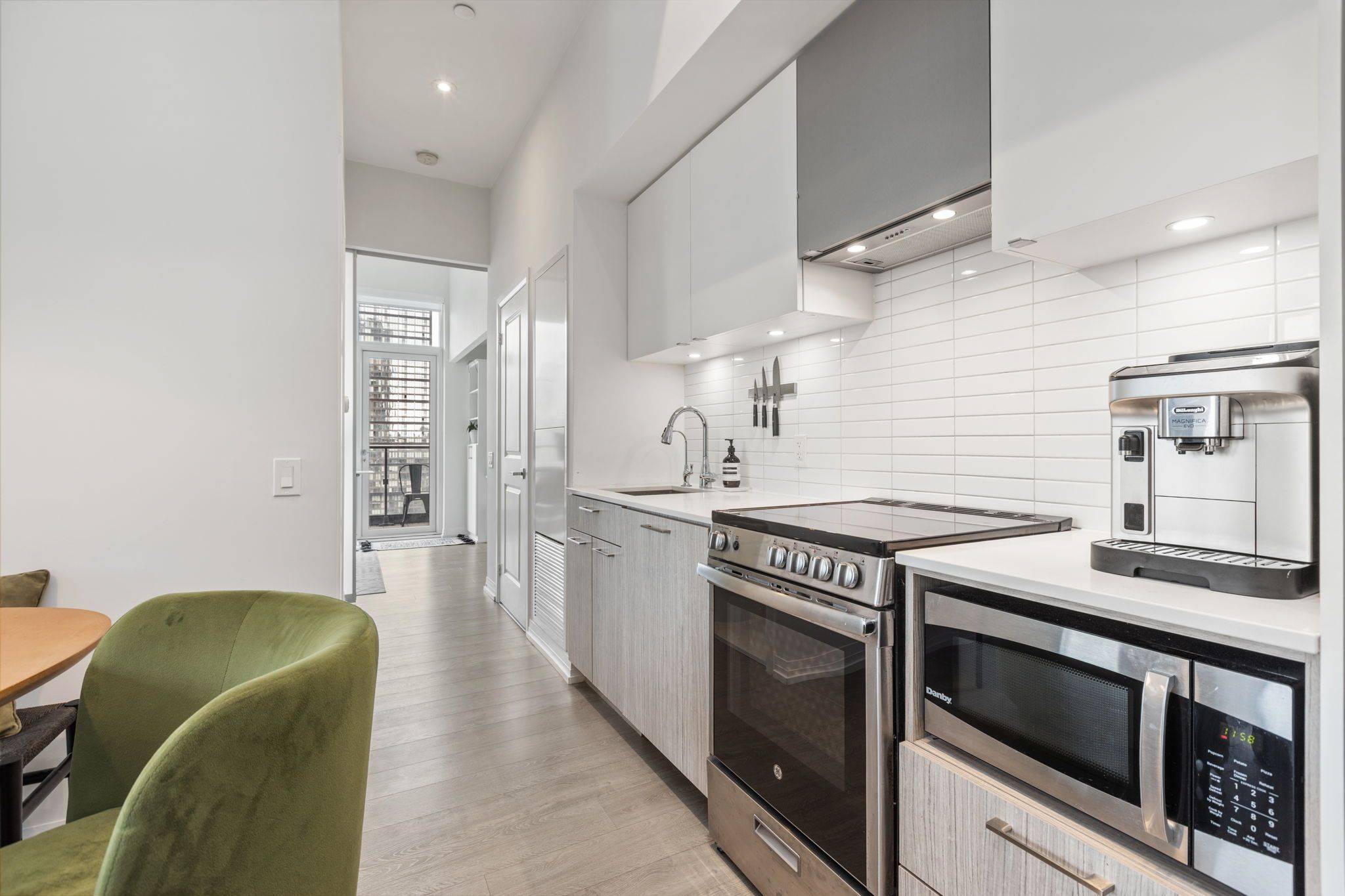 Toronto C08, ON M5B 0C3,251 Jarvis ST #73