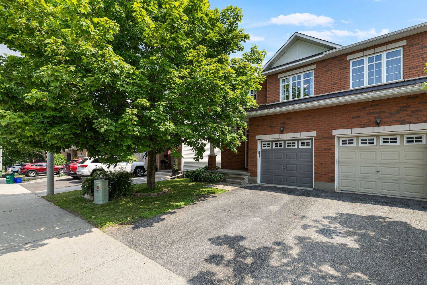 207 Portrush AVE, Barrhaven, ON K2J 5J6