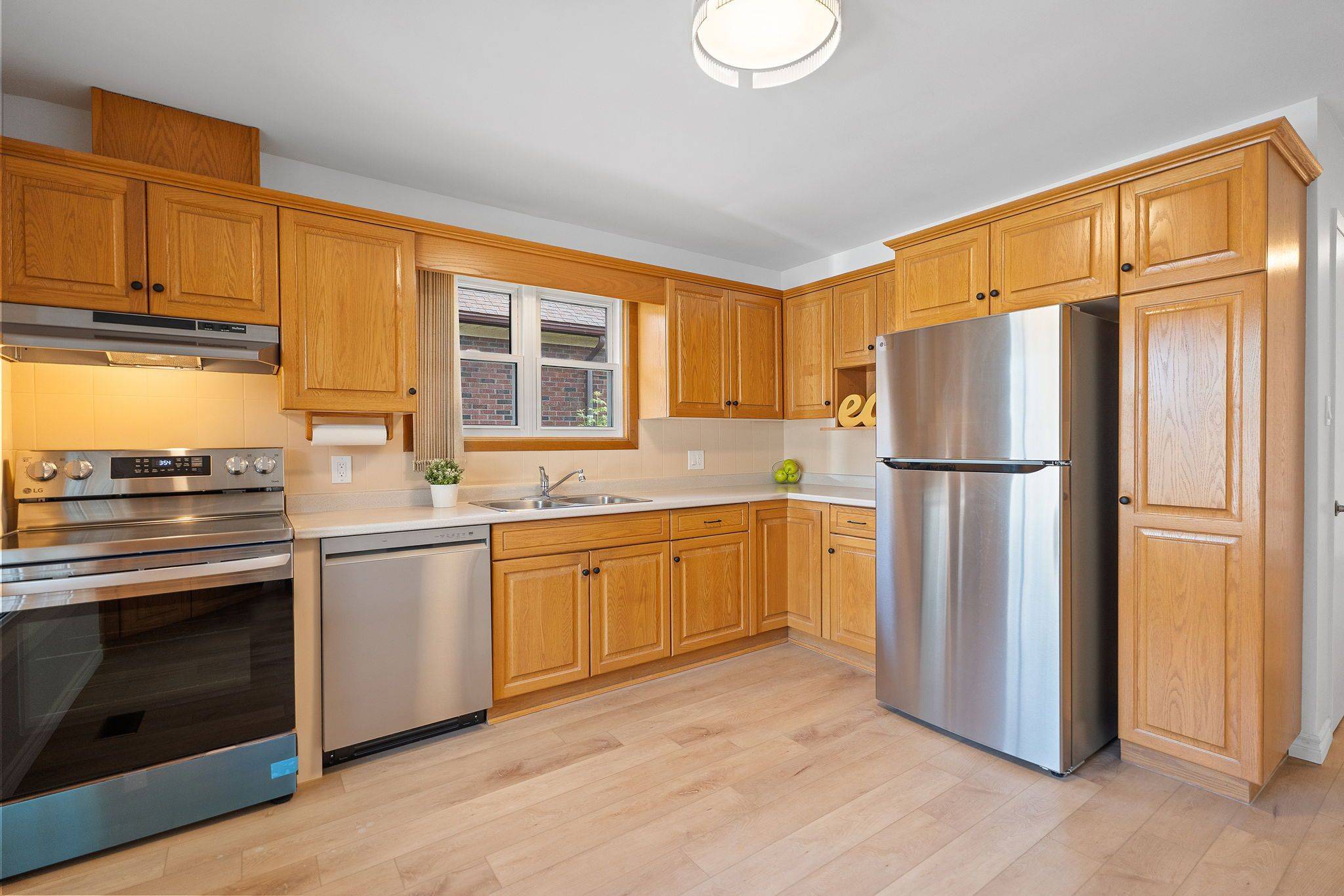 St. Catharines, ON L2M 5P6,62 St George ST