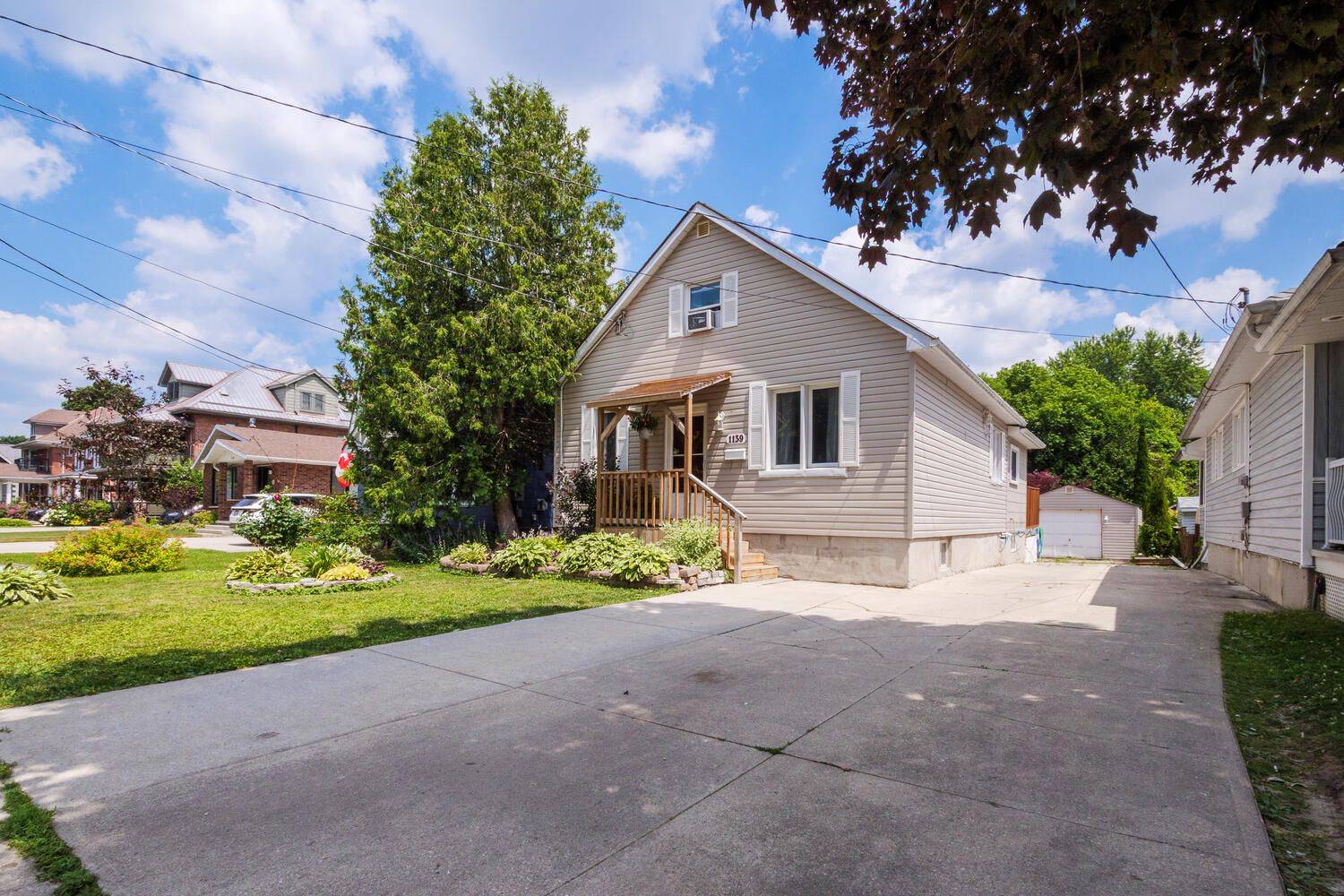 Owen Sound, ON N4K 4W3,1139 4th AVE W