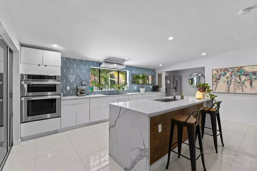 2717 NW 7th Ave, Wilton Manors, FL 33311