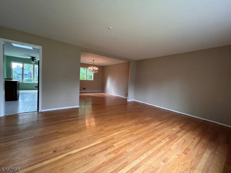 Clark Twp., NJ 07066,132 Dorset Dr