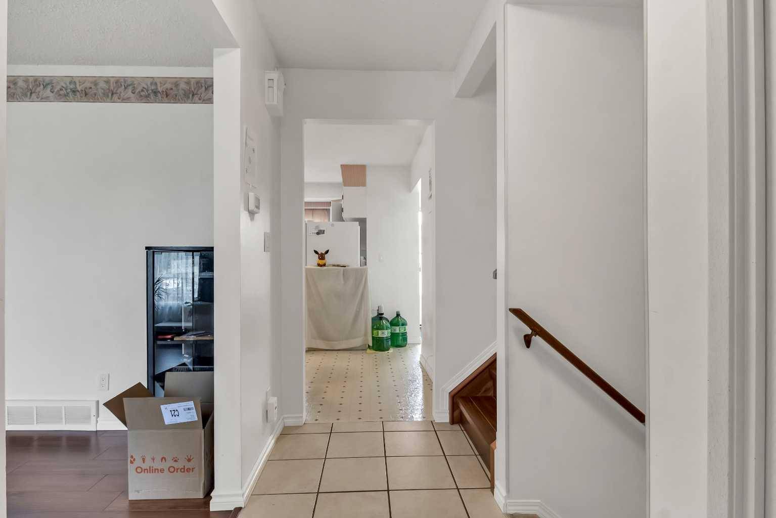 Calgary, AB T1Y 3R8,6215 Temple DR Northeast