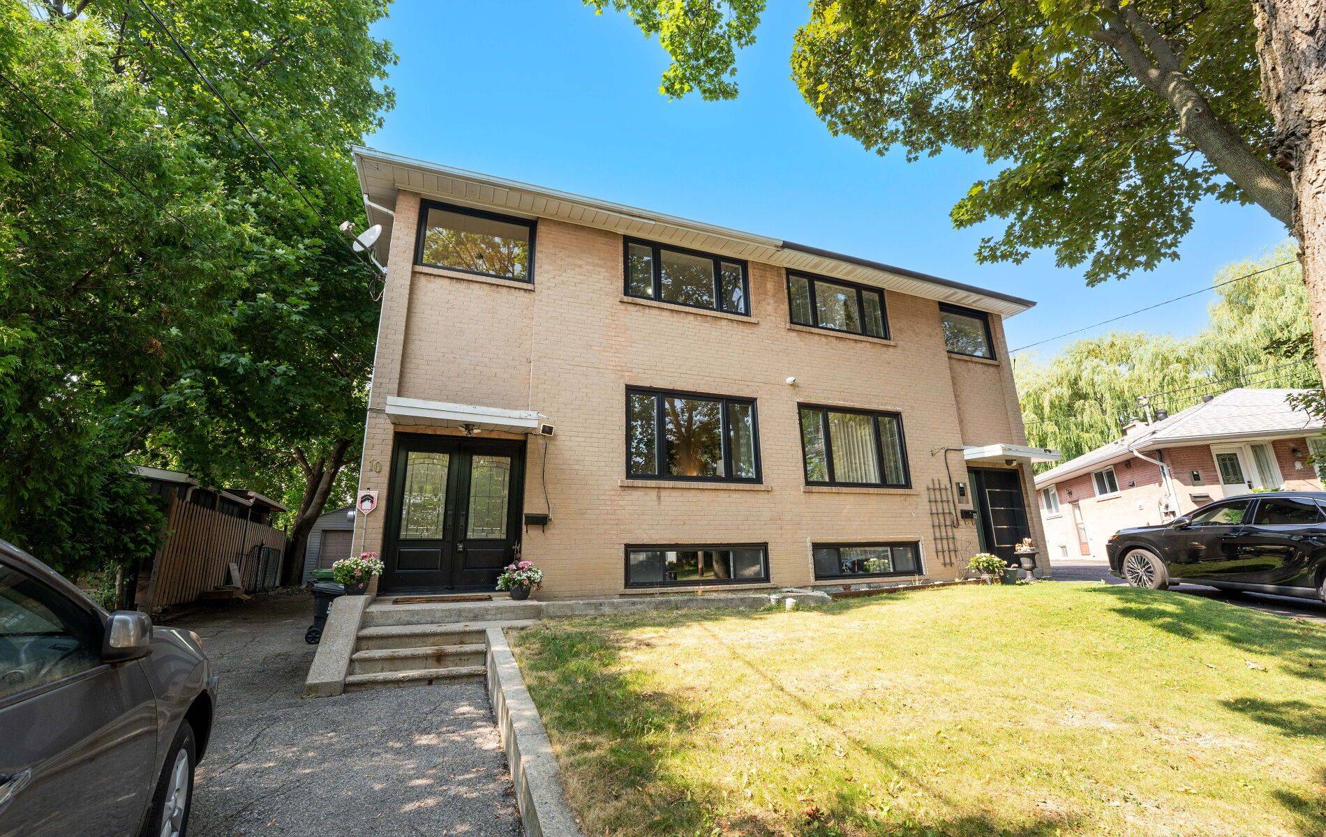 10 Dunboyne CT, Toronto C07, ON M2R 2B7