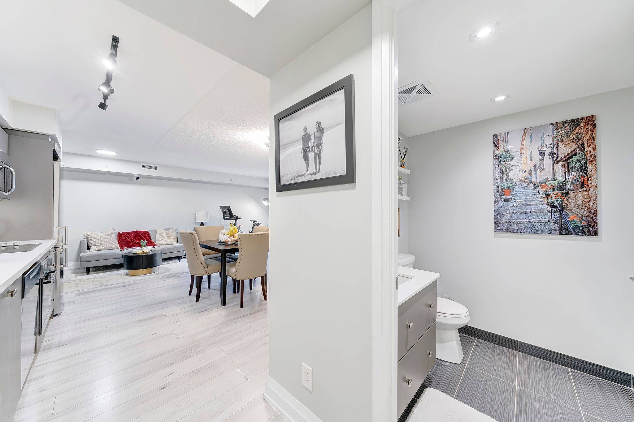 Toronto C06, ON M3H 0C6,565 Wilson AVE #421
