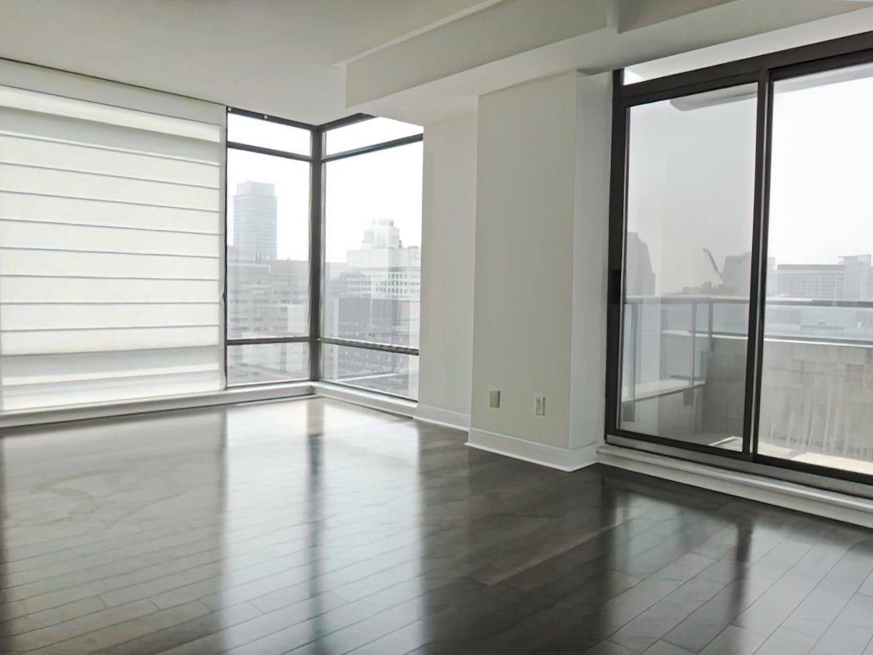 Toronto C02, ON M4W 3Y8,18 Yorkville AVE #2205