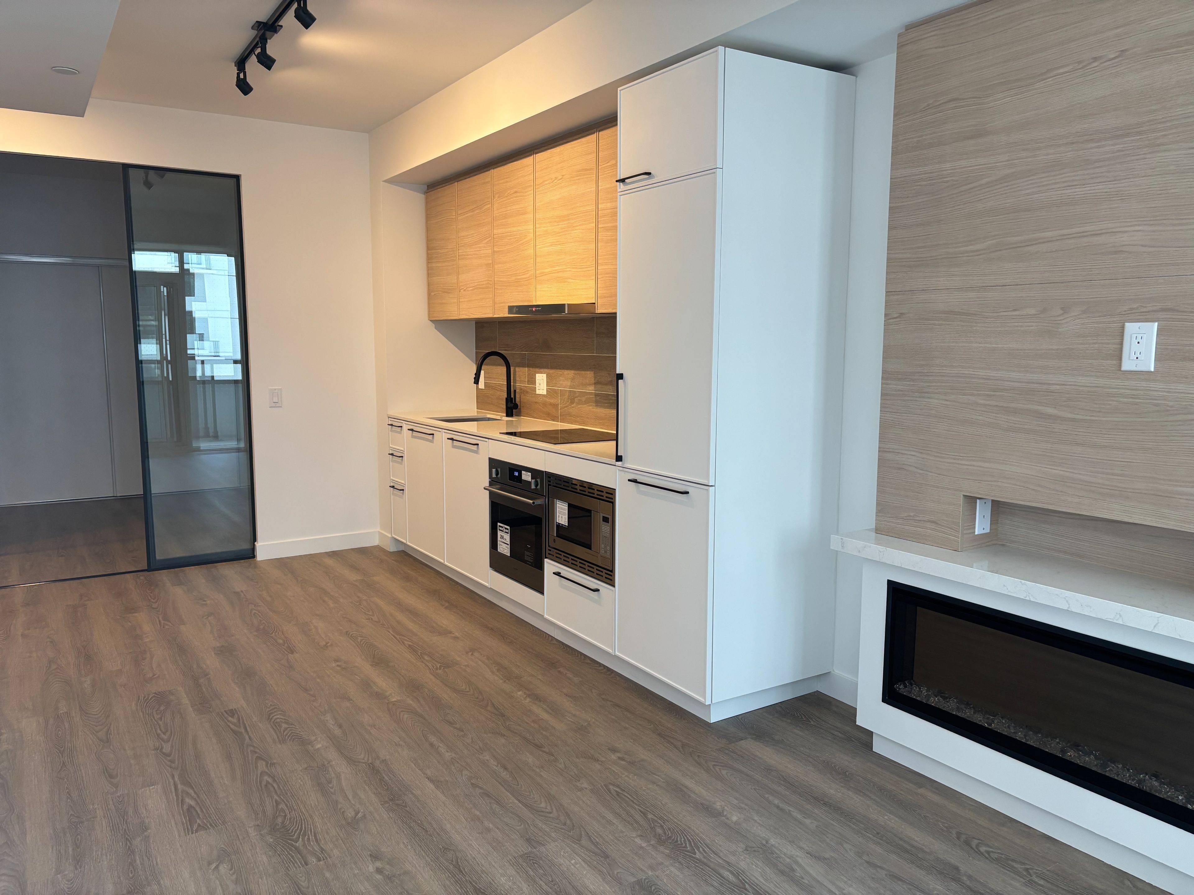 Toronto E02, ON M4L 0B7,1050 Eastern AVE #535