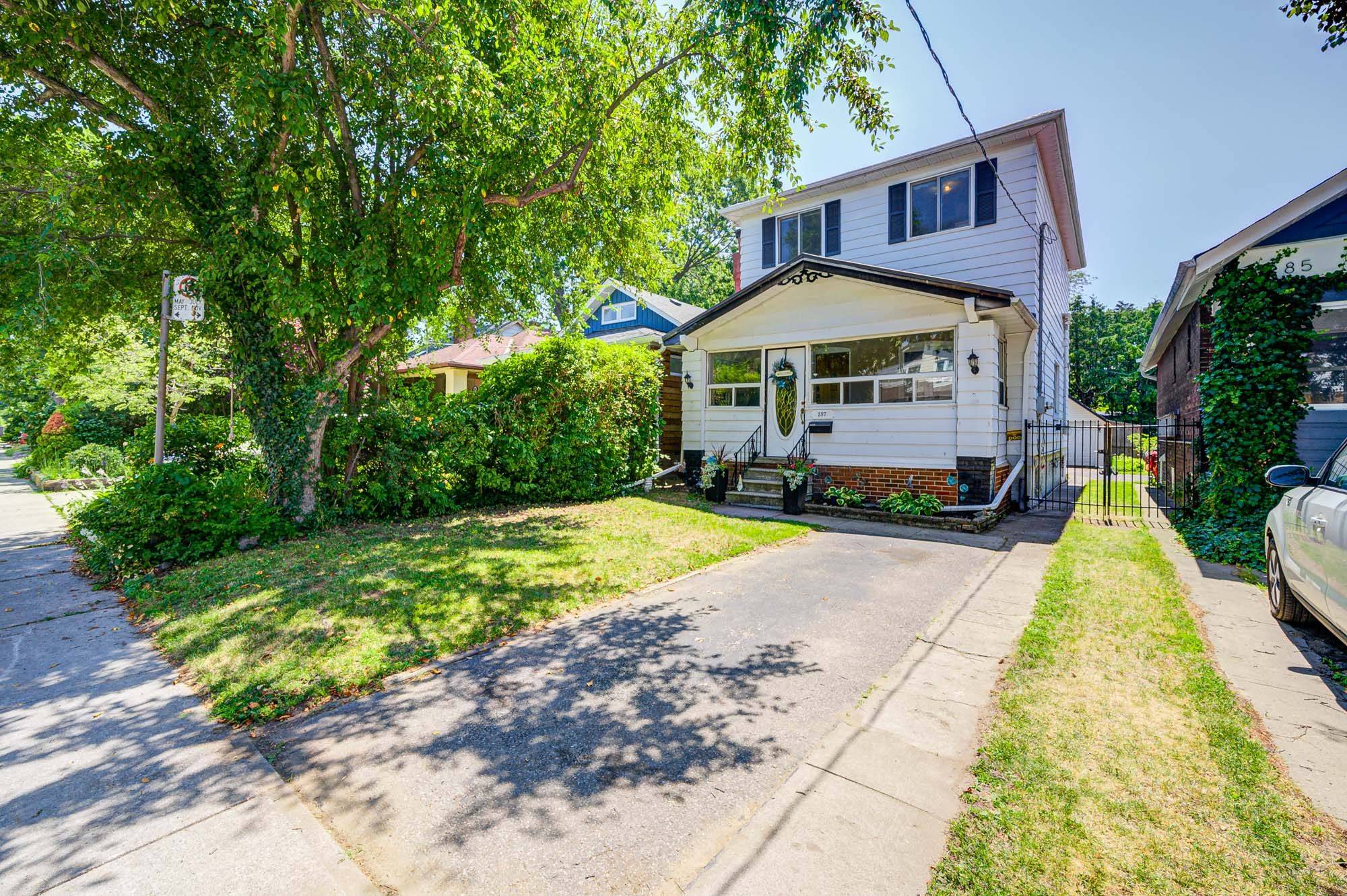 Toronto E03, ON M4C 2B4,287 Queensdale AVE