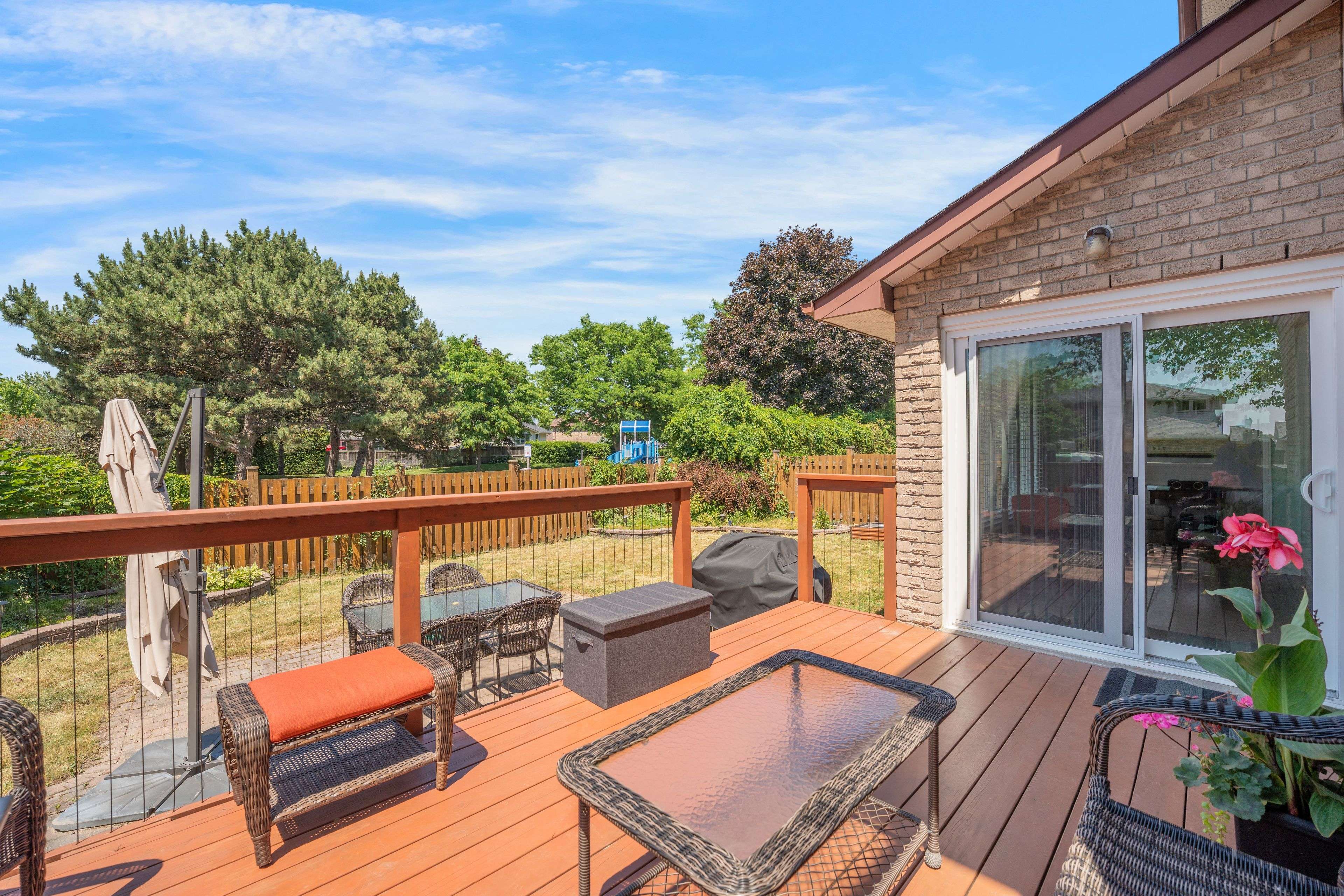 660 Whistler DR, Oshawa, ON L1J 7N7