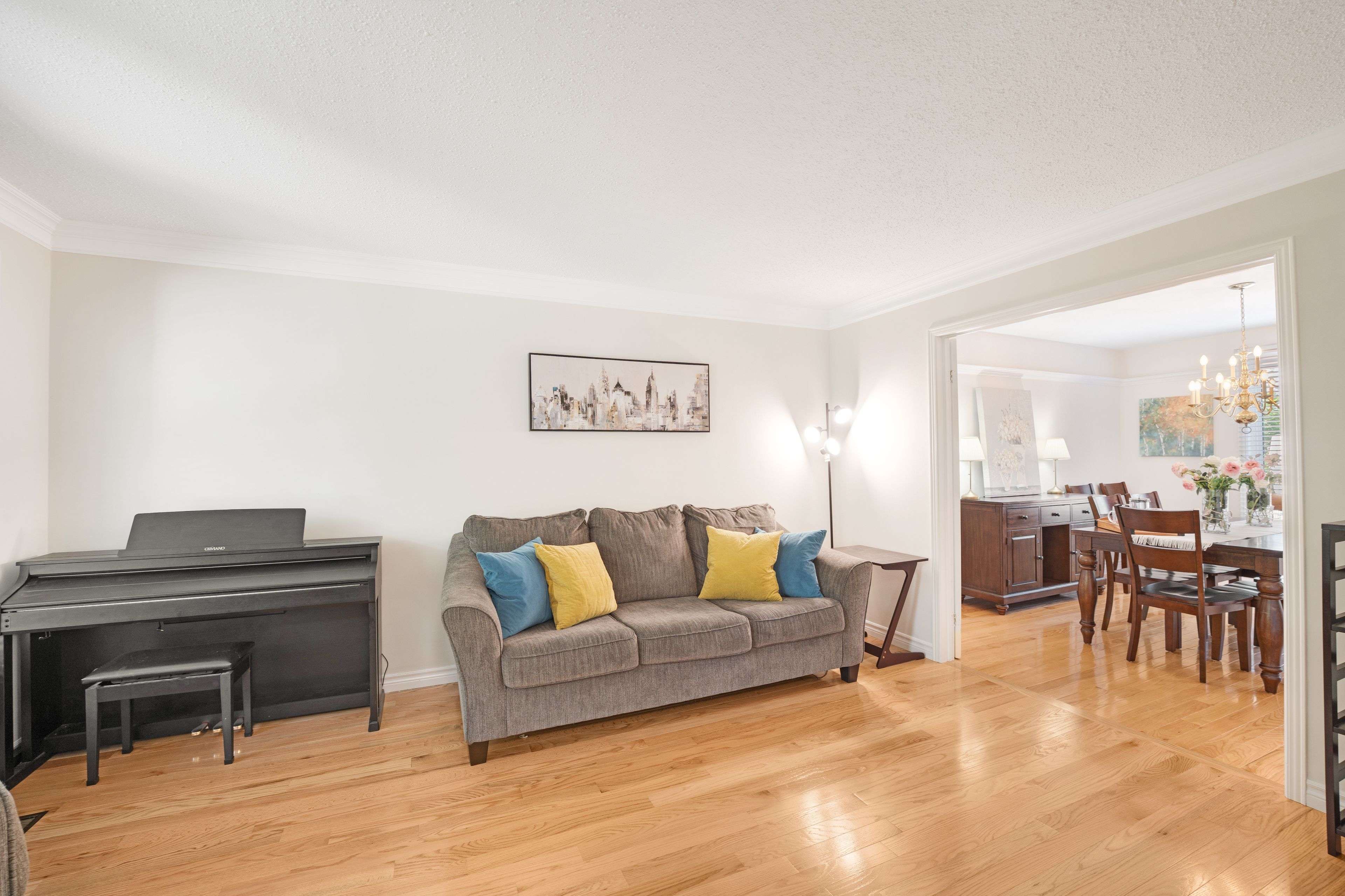 Oshawa, ON L1J 7N7,660 Whistler DR