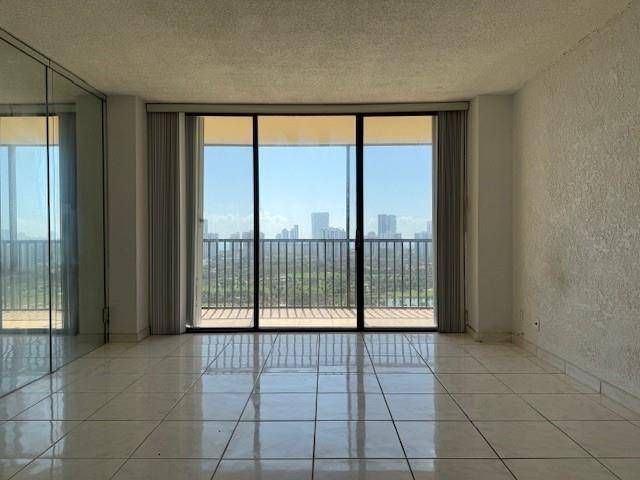 Aventura, FL 33180,20335 W Country Club Dr #2607
