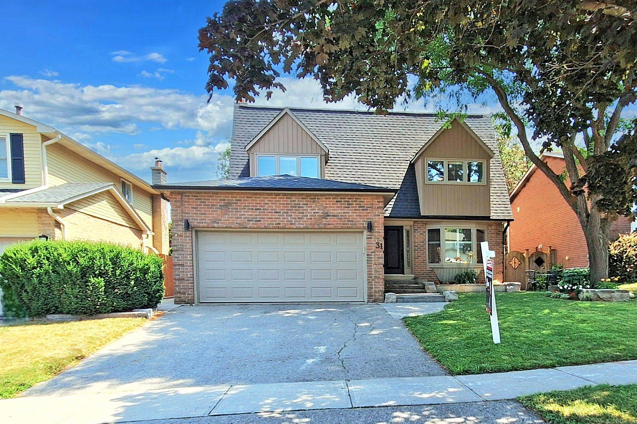 Aurora, ON L4G 3P7,31 Avondale CRES