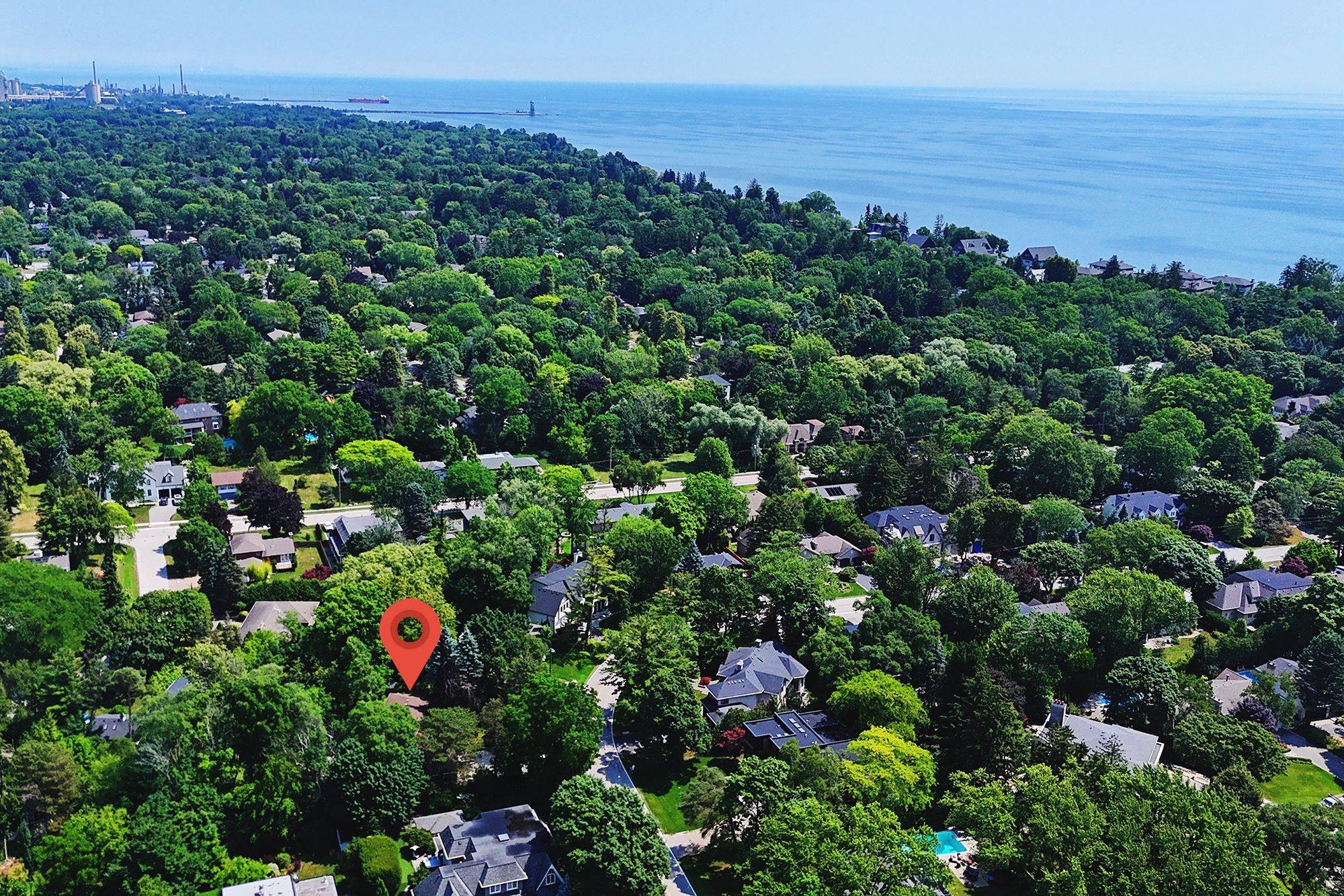 Oakville, ON L6J 4R3,223 Trelawn AVE