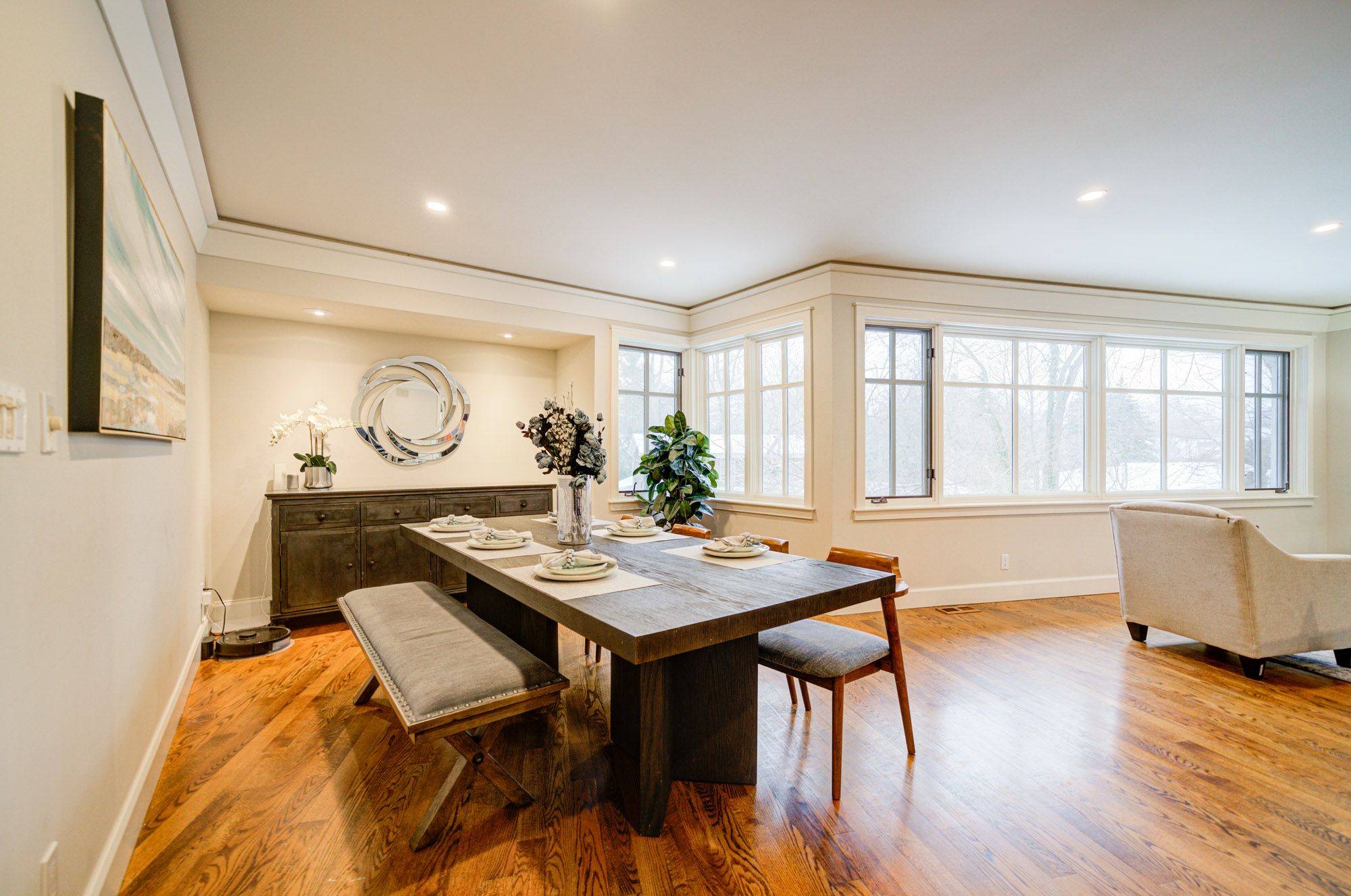 Oakville, ON L6J 4R3,223 Trelawn AVE
