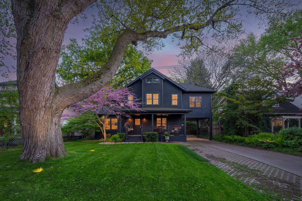 Oakville, ON L6K 3A1,52 Kerr ST