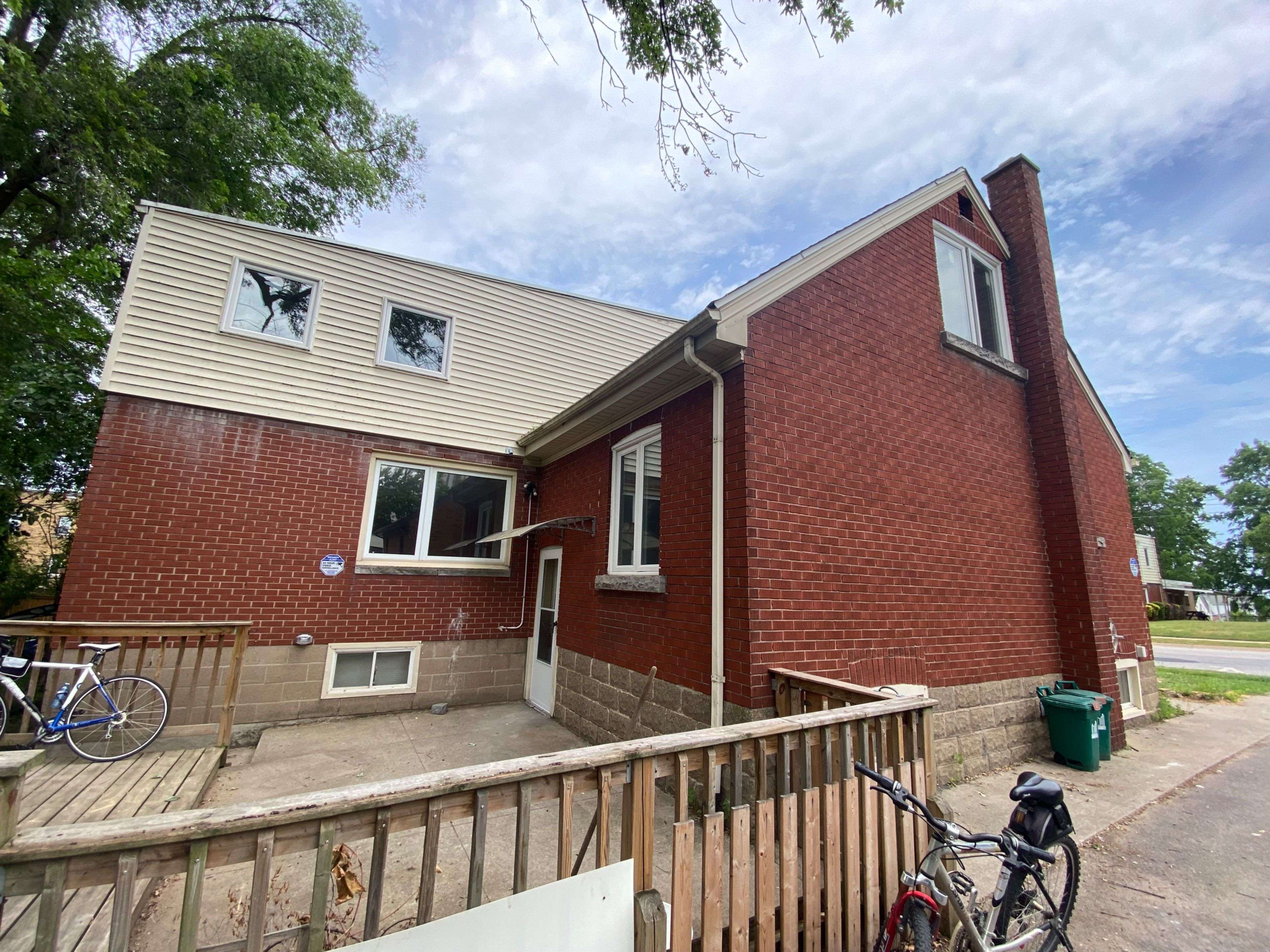 Niagara Falls, ON L2G 6A5,6203 Main ST