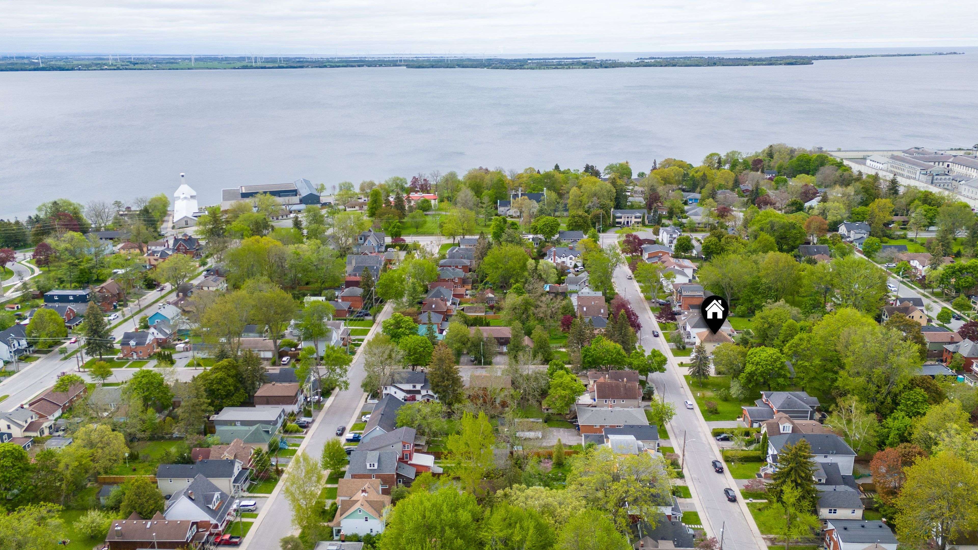 Kingston, ON K7L 4N4,52 Pembroke ST