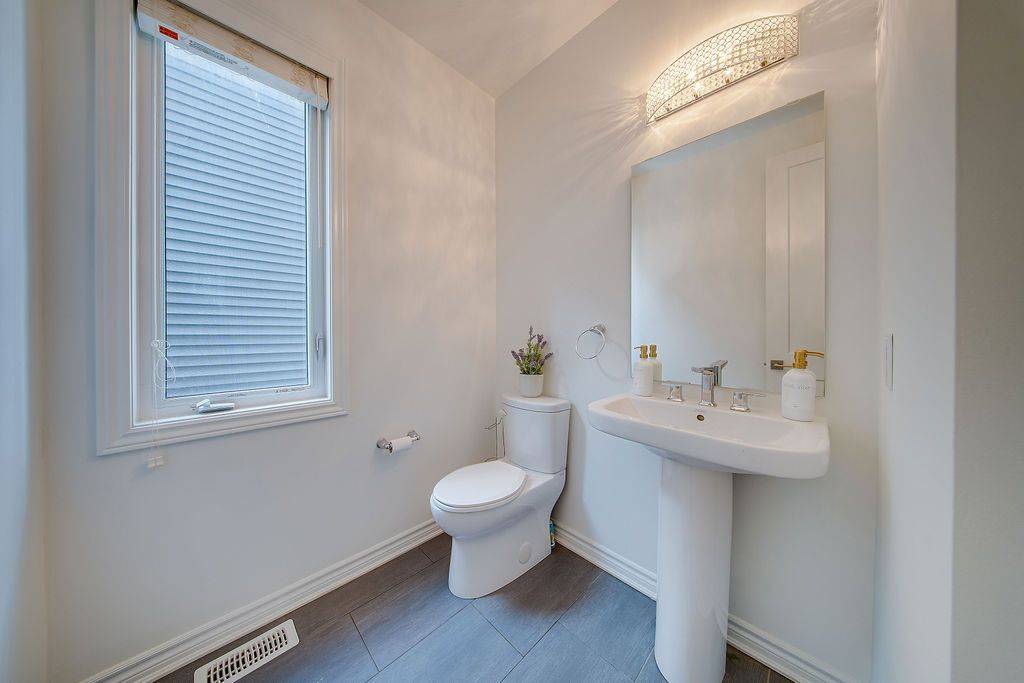 Barrhaven, ON K2J 6N6,405 Aphelion CRES