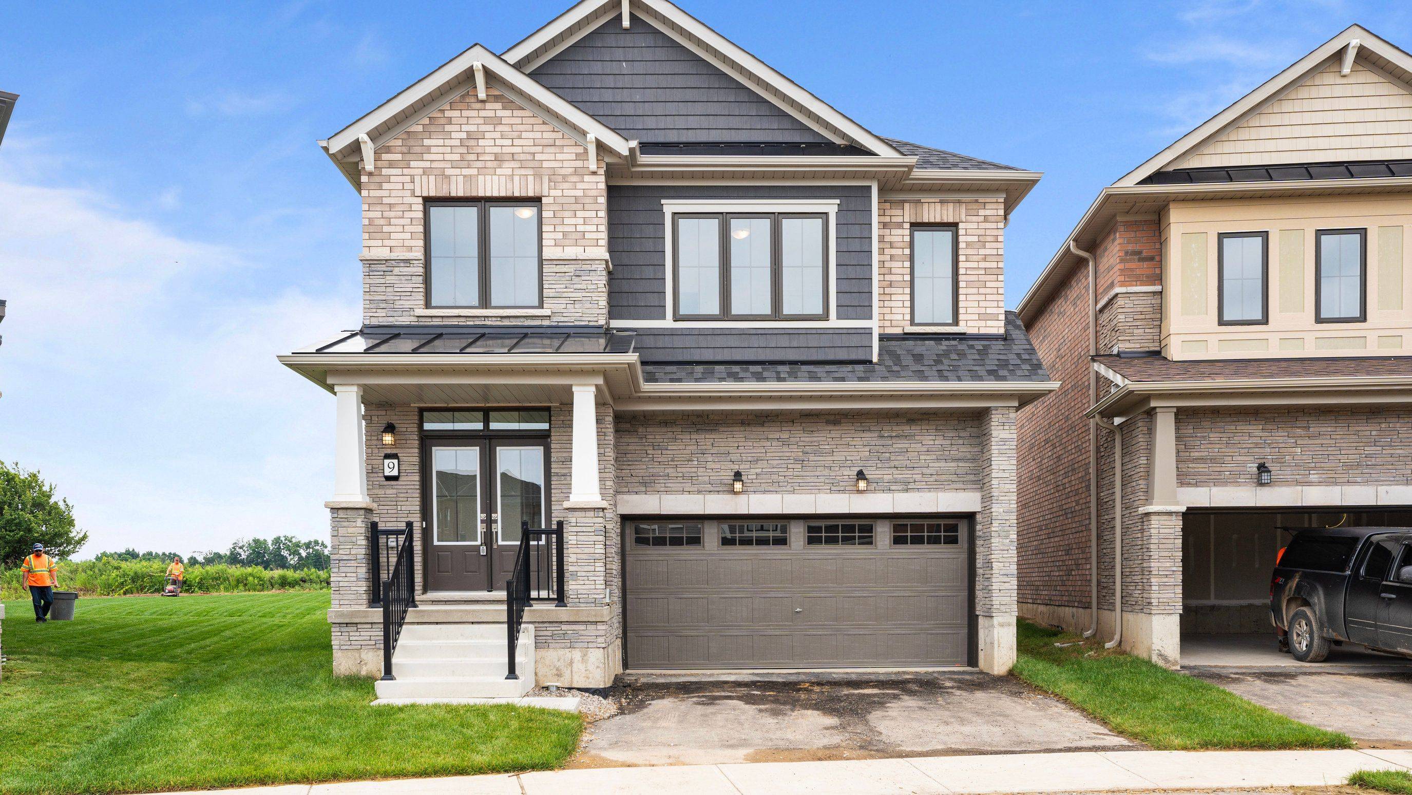 9 Monteith DR, Brantford, ON N3T 0W6